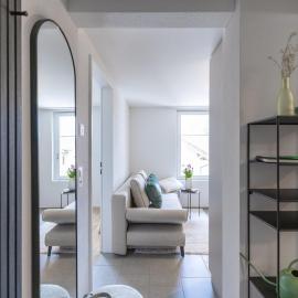 Central attic apartment on Lake Constance - modern – hotel w mieście Romanshorn