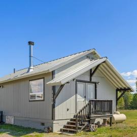 Family Cabin w/ Private Pond & Mountain Views