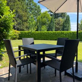 Appartamento con giardino vicino Como e Milano, hotel a Guanzate