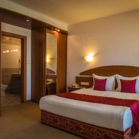 Hotel Sevlievo Plaza, hotel em Sevlievo