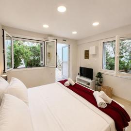 Studio next to the Beach, hotel a Vouliagméni