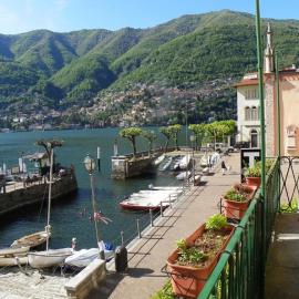 Tornoallariva b&b – hotel w mieście Torno