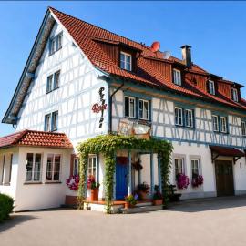 Pension Rose-Monteurzimmer & Ferienzimmer - Bodensee-Selbstversorger mit Küchen, Parken & Kaffee & Wlan frei, hotel in Ravensburg