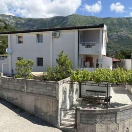 Apartments Sole1: Sutomore şehrinde bir otel