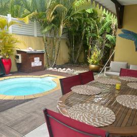 Maison avec piscine proche plage, hotel in Les Trois-Îlets