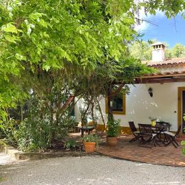 A private oasis in the Alentejo โรงแรมในOdemira