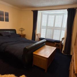 1 Bed - Sleeps 4 - Parking - Pets - Town Centre