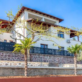 Olgi Milla Villa, Hotel in Balatonalmádi