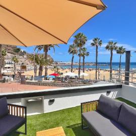 SUN SEA & LOVE Beachfront Villa 33 meters from the Sand, hotel en Puerto Rico de Gran Canaria