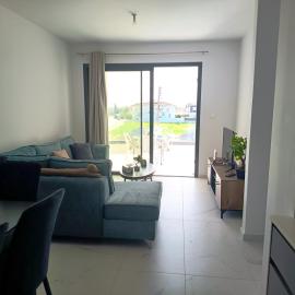 Brand New beautiful 2 Bedroom Apartment Livadia Larnaca, hotel a Livadhia