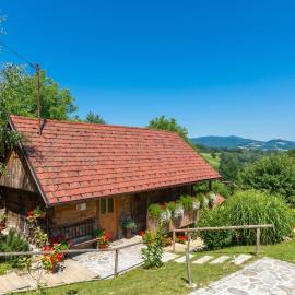 Homestead Bahor With Whirlpool - Happy Rentals、Črnomeljのホテル
