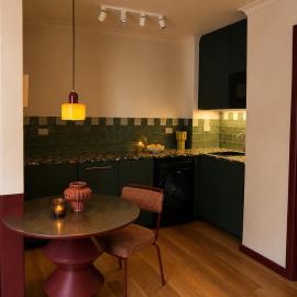 The Bron Apartment - newly renovated, designer stay, hotel in Yarralumla