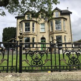 Martris House, hotel in Rhayader