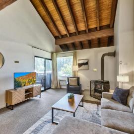 Lakeland Village #306 - Pools Beach 1BR + Loft
