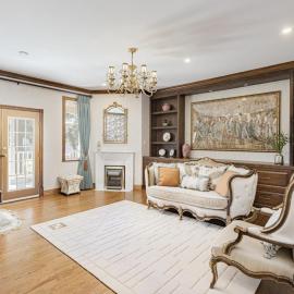 Cozy Queen Room in Quiet Richmond Seafair Area