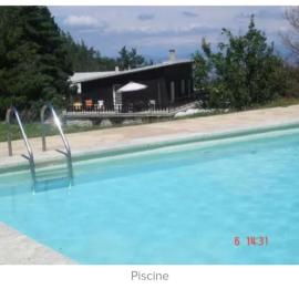 Beaumont-du-Ventoux में, होटल Chalet avec piscine tennis mont ventoux