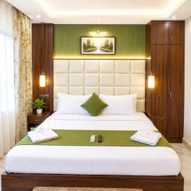 Hotel Backpackers Rooms - Best Family Stay Near Prem Mandir and Chaar dhaam -Fully AC, hotel em Vrindavan