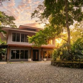 Coffee State Guest House, hotel v mestu Turrialba