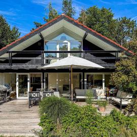 Stunning Home In Vejby With Wifi, Hotel in Vejby