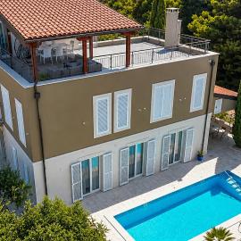 Gorgeous Home In Splitska, hotel in Splitska