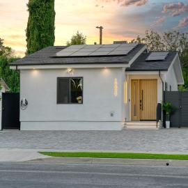 Modern 2 BR, 2BA, EV Charger, 2 King Beds, Fire Pit, BBQ, Near Universal, hotel a Devonshire Area Heliport