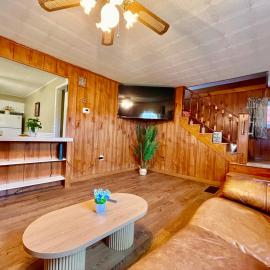 Xuan Pine House, hotel in Altoona