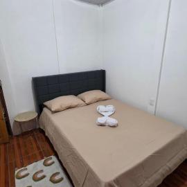 Casa Brisa Azul 4 minutes from the beach, hotel in Puerto Soley
