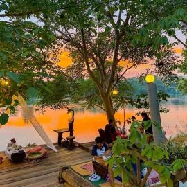 The Antique Riverside Resort, hotell sihtkohas Ban Pong