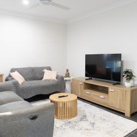 4BR Home with Outdoor Dining, BBQ & Movie Room