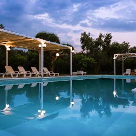 Nice Apartment In Borgia With Swimming Pool, hotell i Borgia