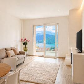 Lake View Apartament 39 - Free Parking & Terrace