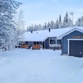 Cozy Arctic Haven and Retreat Within the Arctic Circle