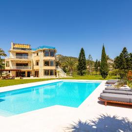 Vamavi Maison - Villa with Private Pool, Salamina, хотел в Саламис