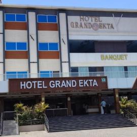 Hotel Grand Ekta, hotel en Vejalpur