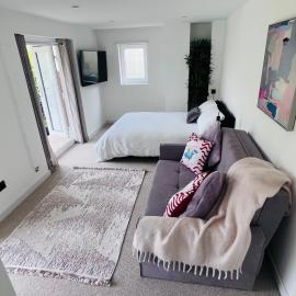 Modern apartment with sea and forest views, hotel in Paignton