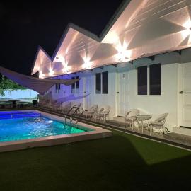 Impiani Chalet with Private Pool, hotel in Kuala Terengganu