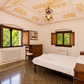Xenia - 2 rooms apt at Villa Edoardo，佐阿利的飯店