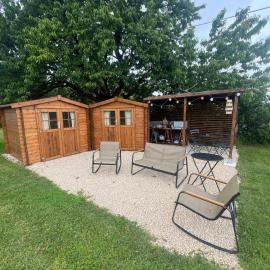 Cabane Taillis - Glamping on a Vineyard - Wooden Cabin