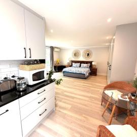 The Oak Suite