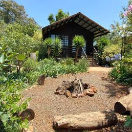 Woodland Gardens Self catering Pet Friendly Lodge, hotel a Magaliesburg
