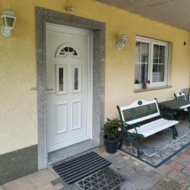Ferienwohnung mit Terrasse Ettringen, hotel v destinácii Ettringen