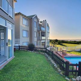 Family Beach Escape: fully-equipped 6 sleeper apartment