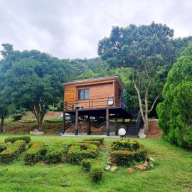 Mountain Front Hut For 2 Rare Birds, Bikes, nature