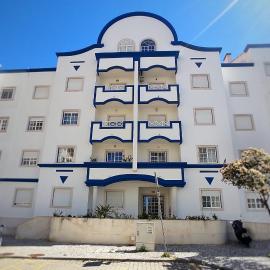 Sunset Balcony Duplex, hotel in Alcochete