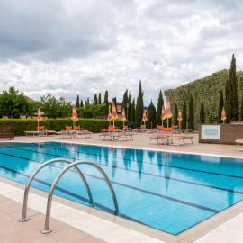 Hotiday Apartments Costa degli Etruschi，位于瓦达的酒店