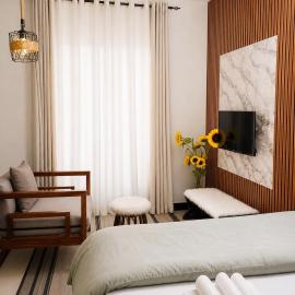 1BDM Aptmt Free Wifi,TV, NETFLIX,FRIDGE,KITCHEN-busy area, hotel in Dar es Salaam