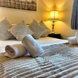 Snug hut 5-Hot Tub-Woodland Lodges-Pembrokshire-Tenby