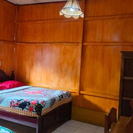 Lucas Lodge, отель в городе Bajawa