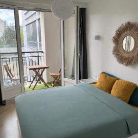 PARIS-MONTROUGE Magnifique Appartement 4 pièce de 88m2 - très cosy pour 1 à 8 personnes refait à neuf - ENTIRE APARTMENT LUXIRIOUS AND WARM - Montrouge Paris 14ème - Proche Aéroport Orly & Parc Expositions Porte de Versailles FREE WIFI GRATUIT