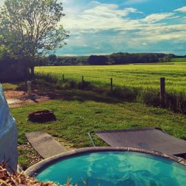 Star Dome 5 - Hot tub projector firepit, hotel in Lincolnshire